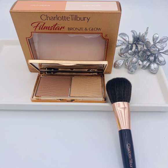 Charlotte Tilbury Beauty gift set- 2pc, Brush, Bronzer Highlight Palette - NEW - Picture 2 of 13